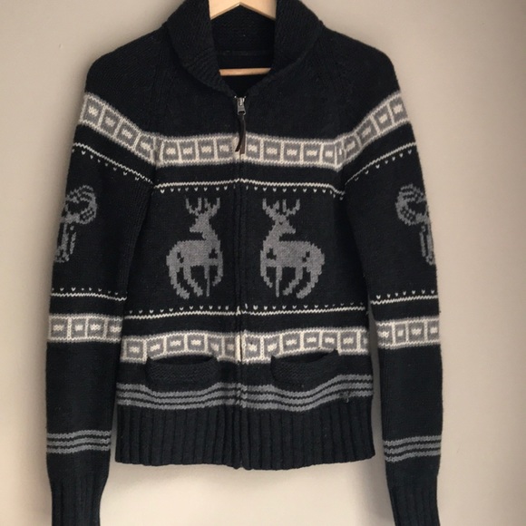 Aritzia TNA 100% Lambswool Sea to Sky Knit Sweater
